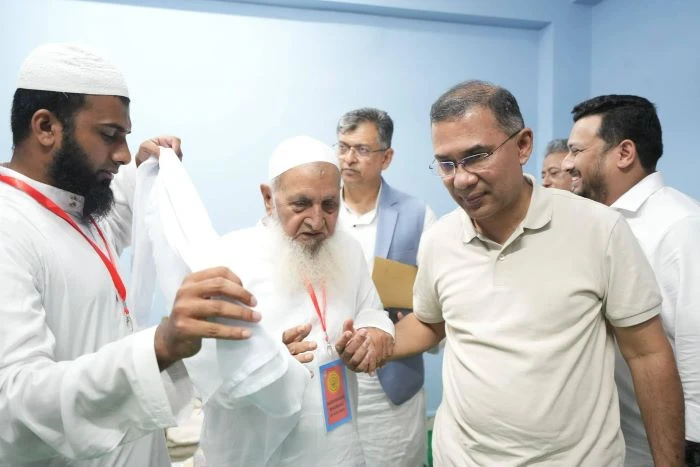 হেফাজত আমির মুহিব্বুল্লাহ বাবুনগরীর সঙ্গে প্রধানমন্ত্রীর সৌজন্য সাক্ষাৎ